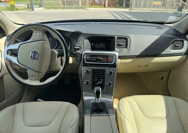 Volvo V60 cena 52900 przebieg: 194402, rok produkcji 2016 z Ciechanów małe 704